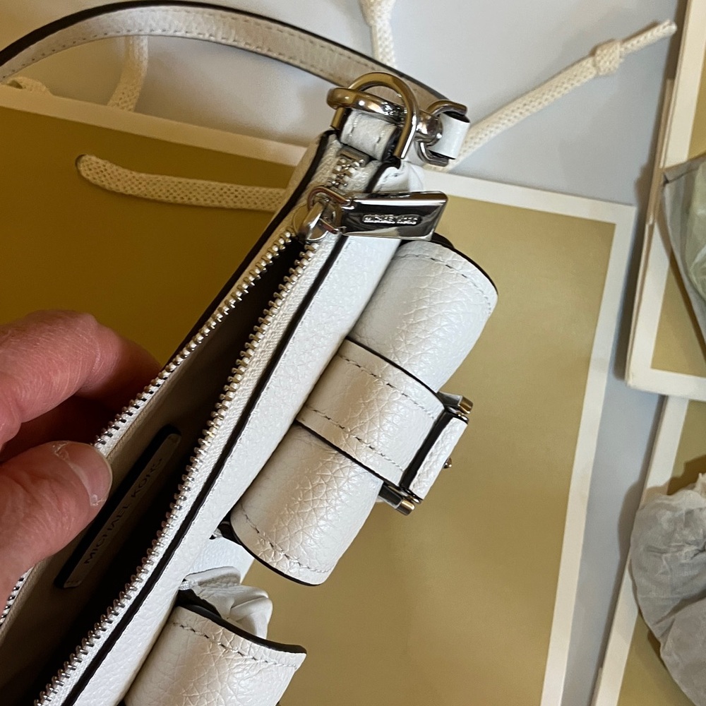 Michael Kors ZOE SM Conv Pouchette Optic White Leather - Picture 9 of 10